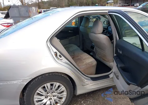 2014 Toyota Camry L z USA, uszkodzony, nr VIN 4T1BF1FK2EU823868